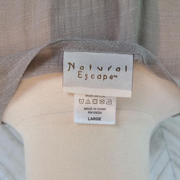 Natural Escape Taupe Pleated Blouse Size Large - Picture 3 of 4